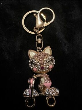 NEW FUN Gold and Pink Crystal Cat Keychain Charm - Fashion Pet Accessory